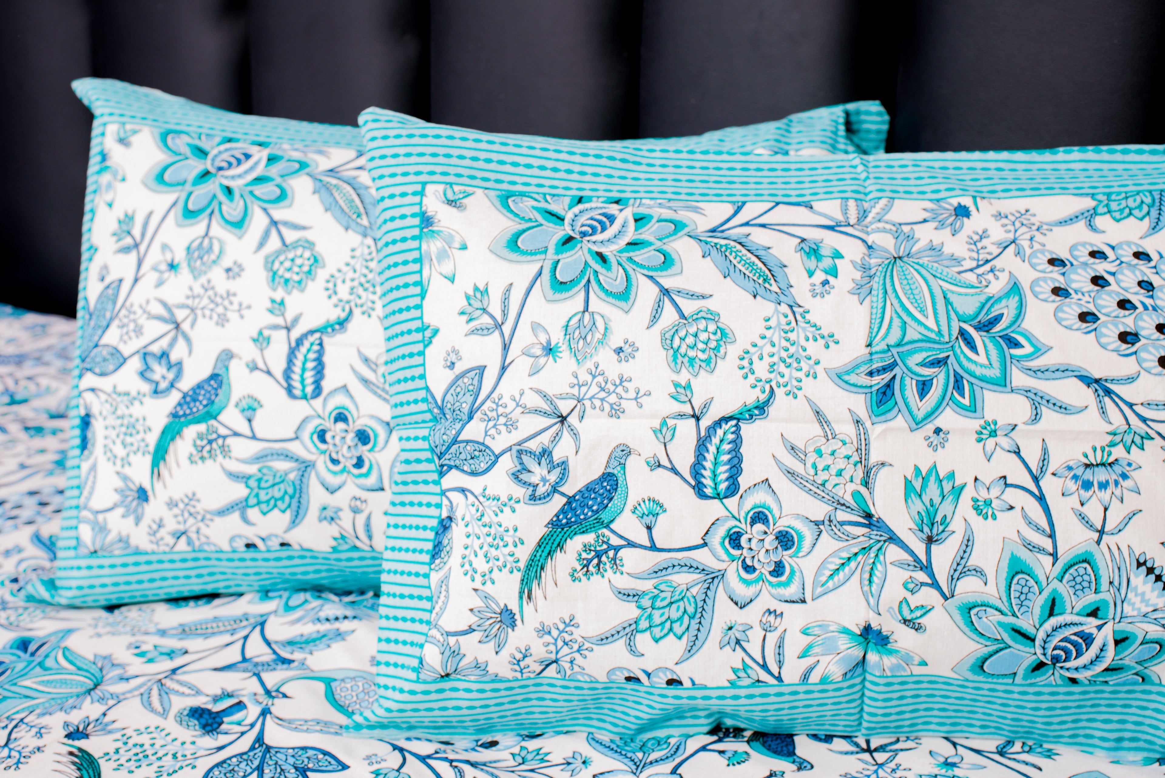 Aqua Paradise peacock print Cotton Bedsheet Set