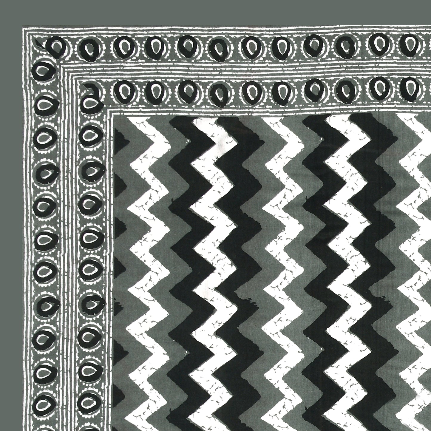 White Black Grey Pattern Print – Cotton Bedsheet Set